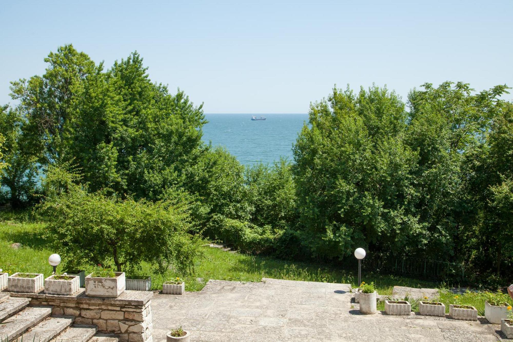 Bisser Hotel - Free Parking - Free Pool Access Balchik Luaran gambar