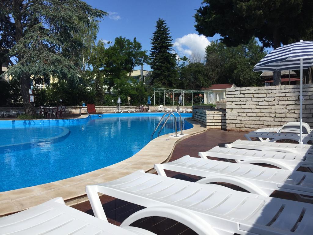 Bisser Hotel - Free Parking - Free Pool Access Balchik Luaran gambar