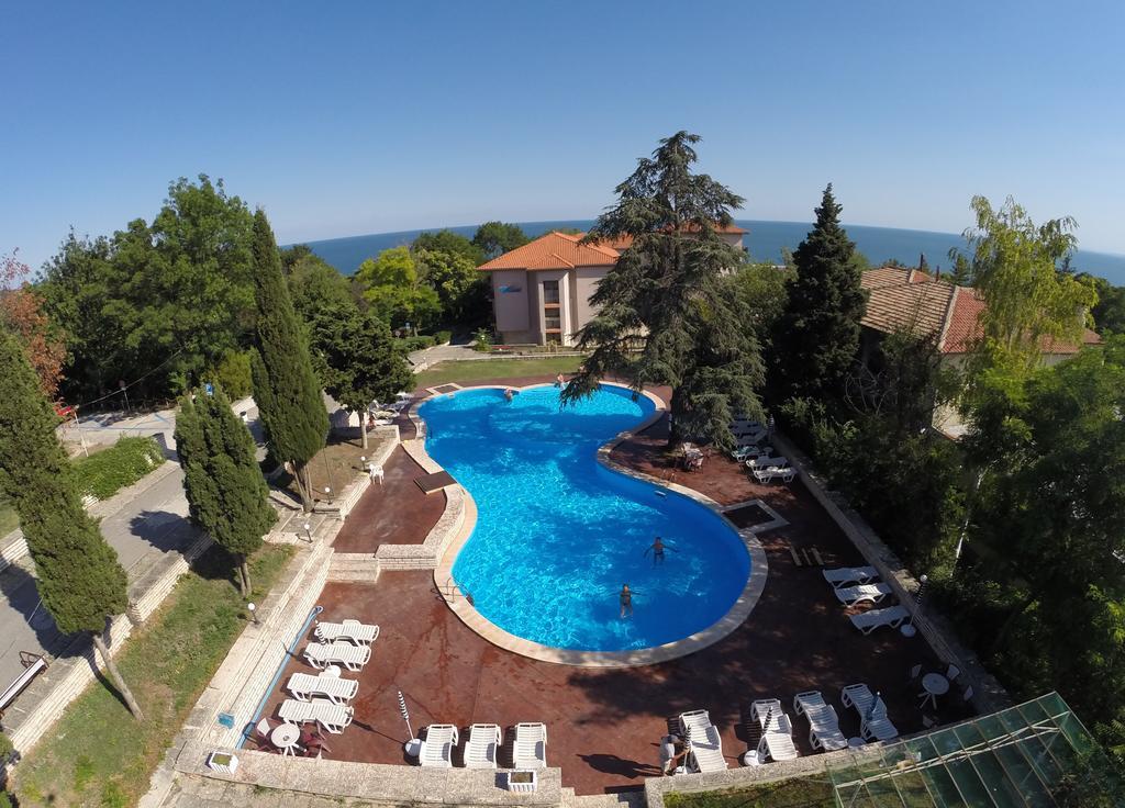 Bisser Hotel - Free Parking - Free Pool Access Balchik Luaran gambar