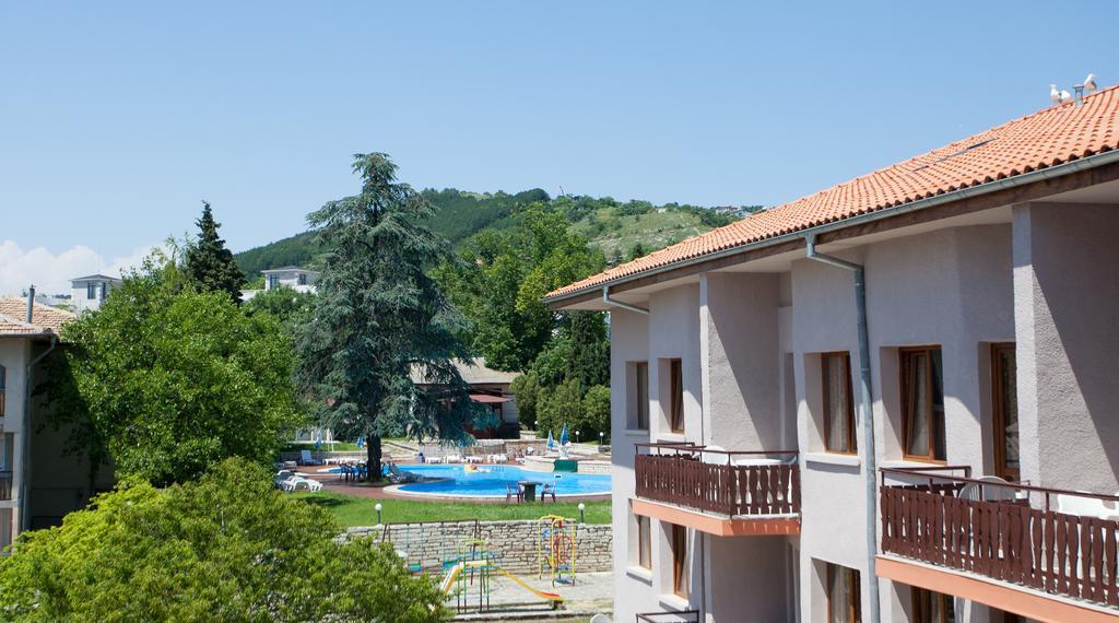 Bisser Hotel - Free Parking - Free Pool Access Balchik Luaran gambar