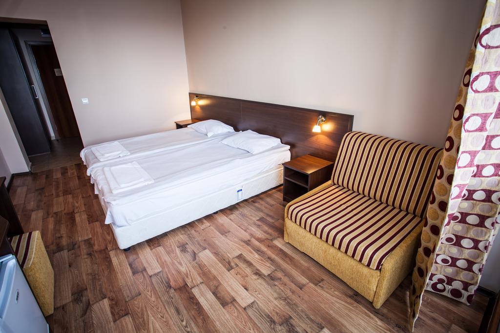 Bisser Hotel - Free Parking - Free Pool Access Balchik Bilik gambar