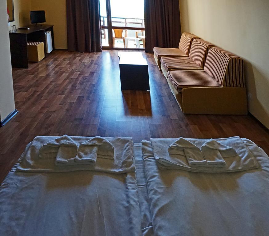 Bisser Hotel - Free Parking - Free Pool Access Balchik Luaran gambar