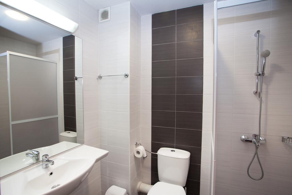 Bisser Hotel - Free Parking - Free Pool Access Balchik Bilik gambar